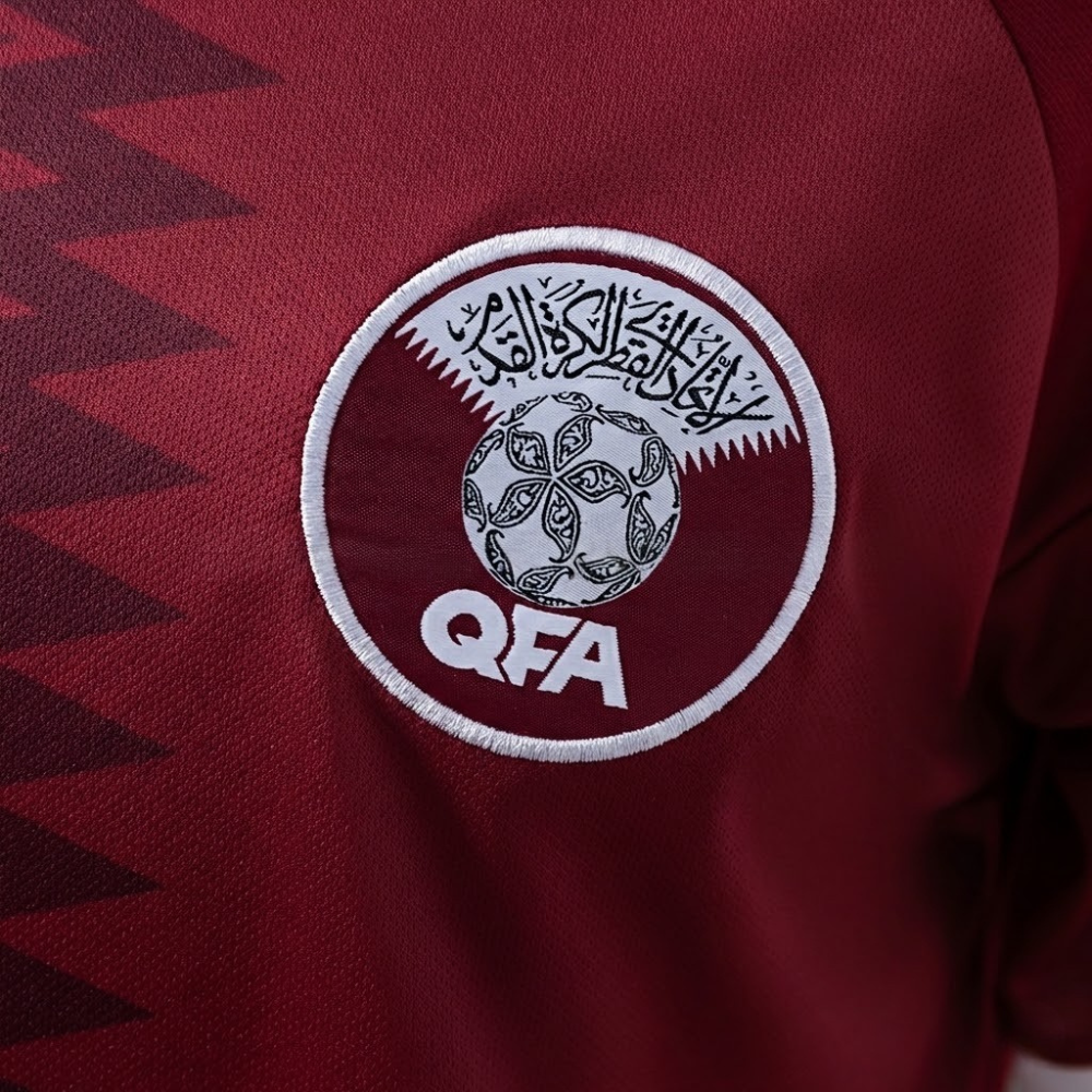 CAMISA DA SELEÇÃO DO QATAR 2026 VERMELHA