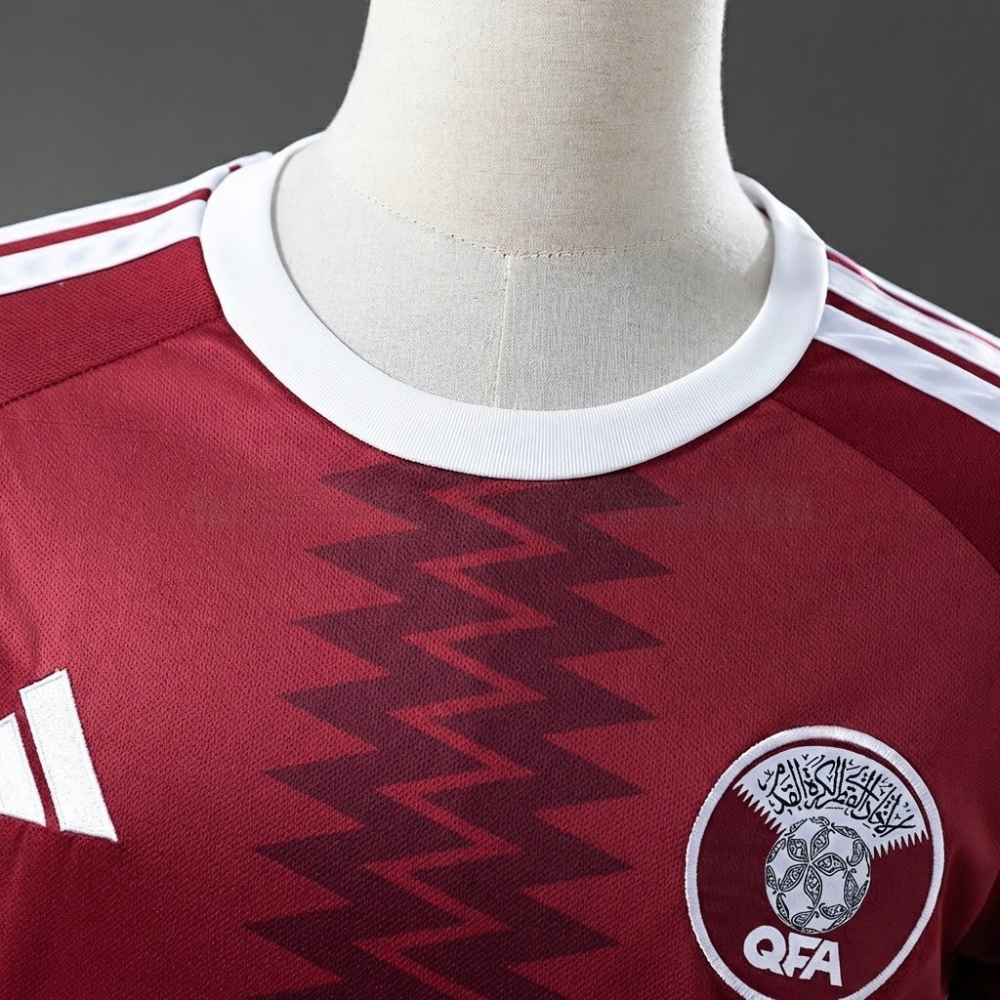 CAMISA DA SELEÇÃO DO QATAR 2026 VERMELHA
