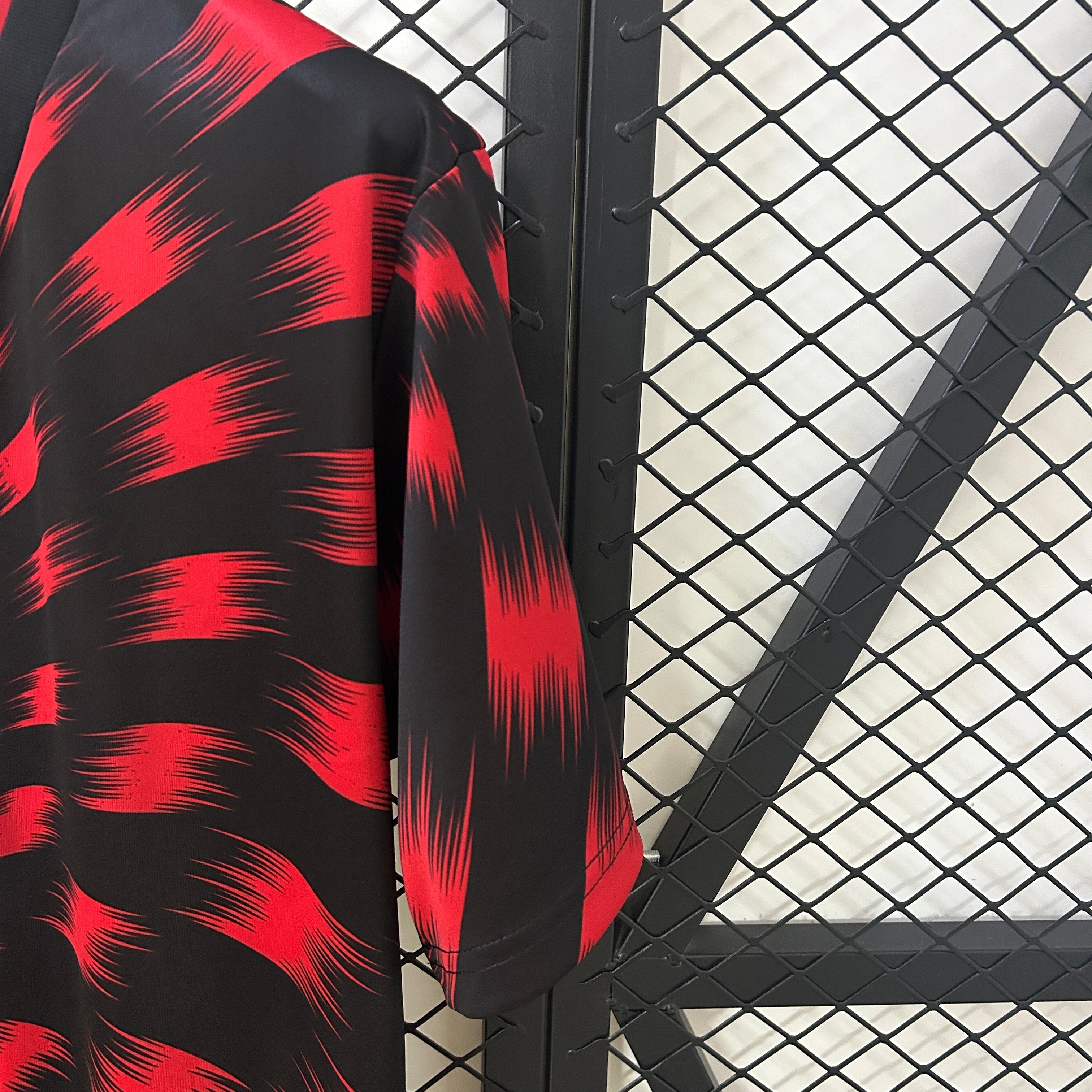 CAMISA DO FLAMENGO 25/26 VERMELHO E PRETO