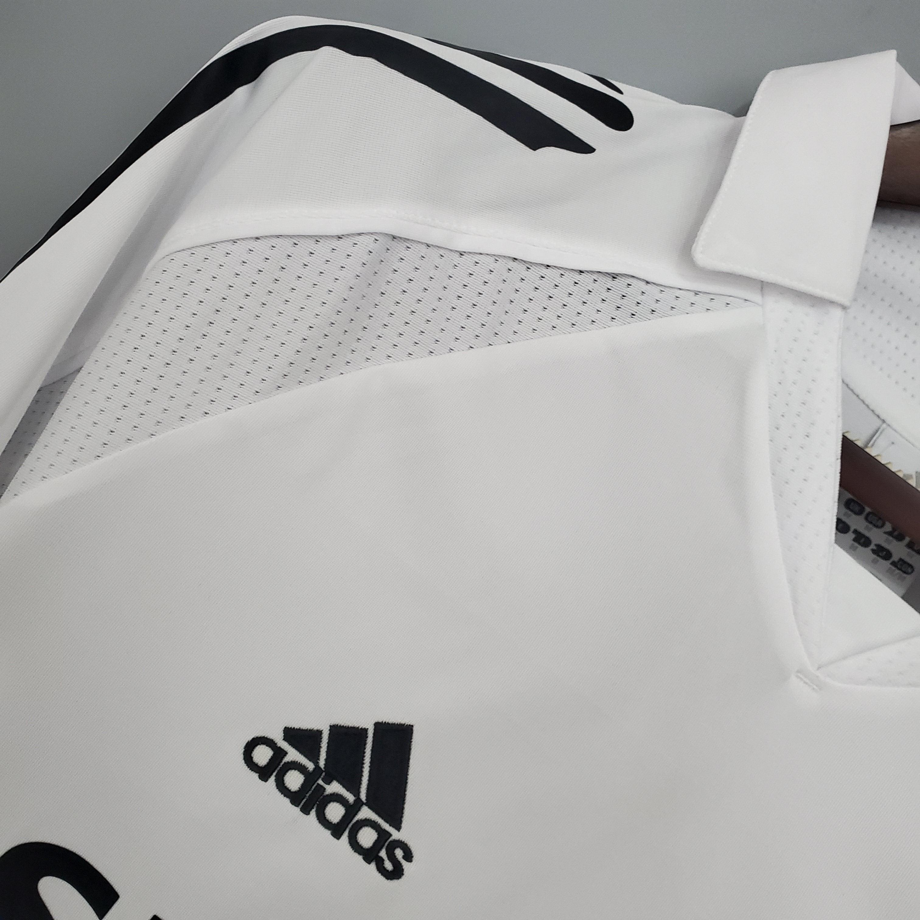 Camisa Retrô Real Madrid 2005/06 Home - ResPeita Sports