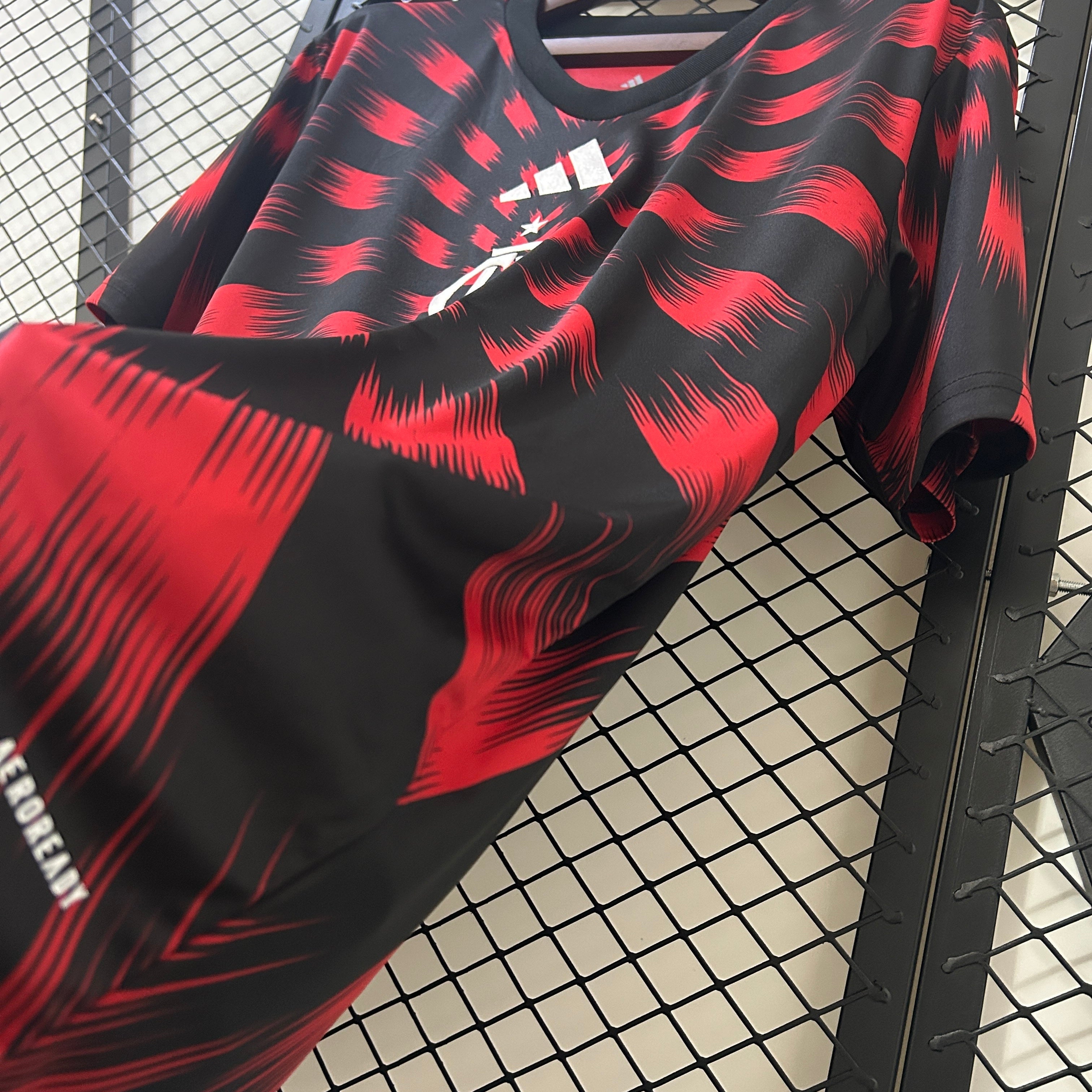 CAMISA DO FLAMENGO 25/26 VERMELHO E PRETO