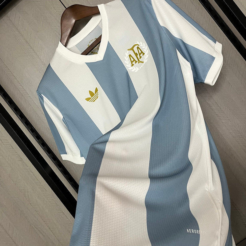 CAMISA DA SELEÇÃO DA ARGENTINA 24/25 AZUL E BRANCO EDIÇÃO ESPECIAL ANIVERSARIO 50 ANOS
